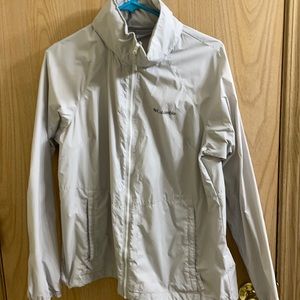 Light gray Columbia windbreaker size L